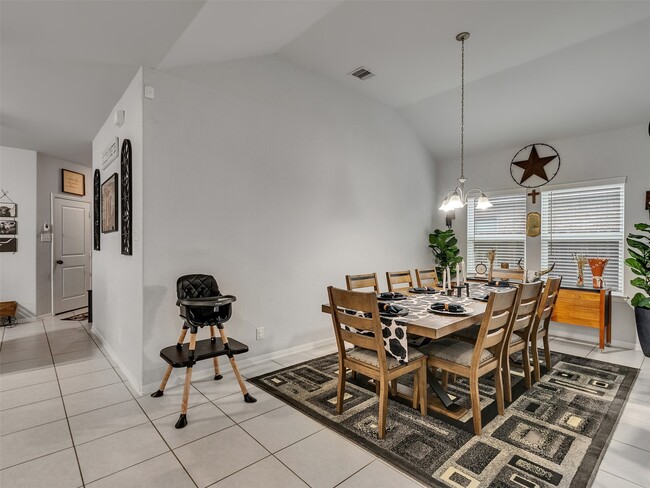 Building Photo - 8719 Willet St