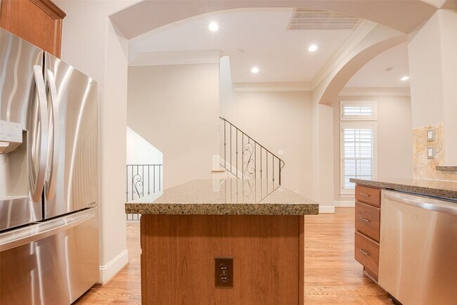Building Photo - 232 Detering St