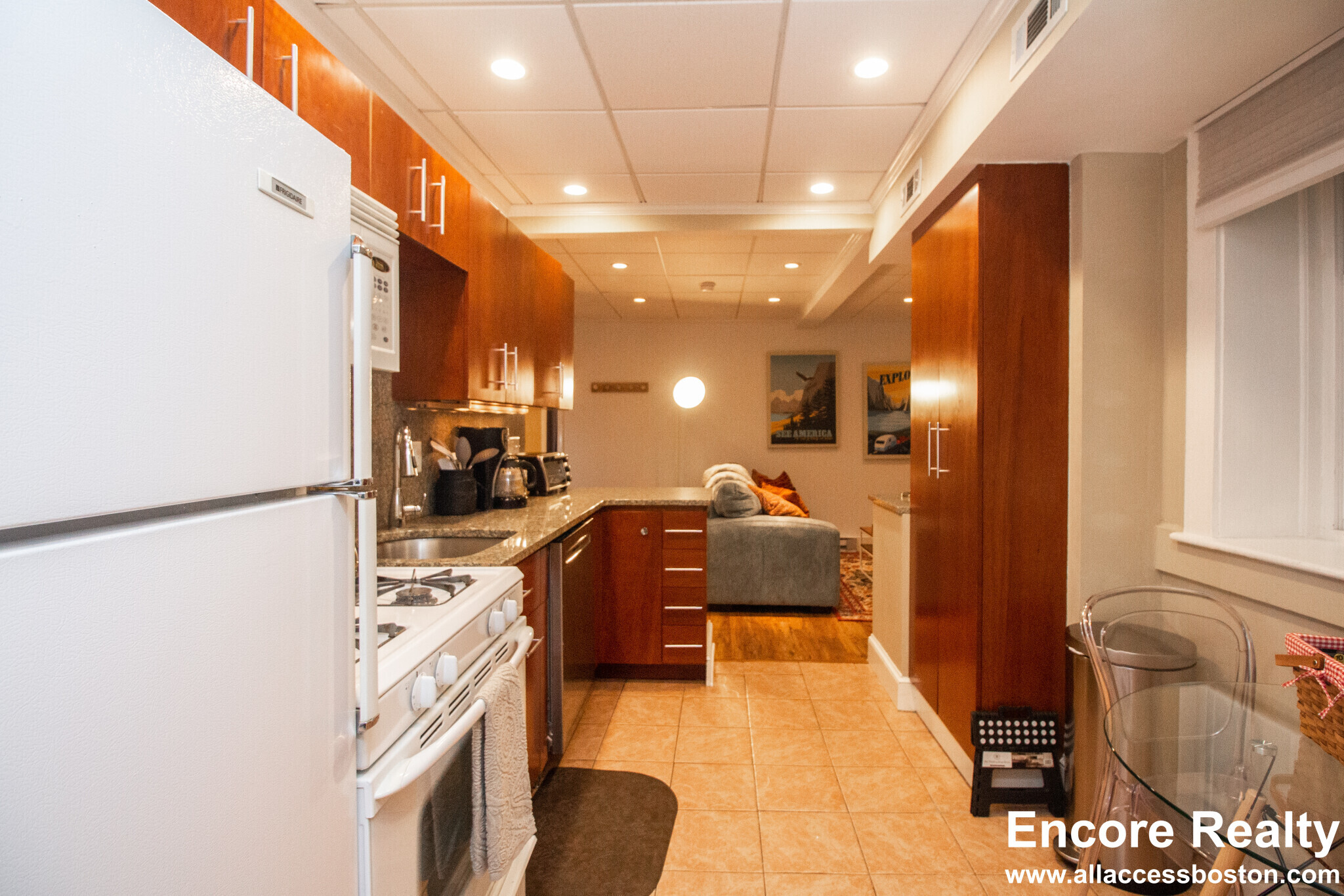 Building Photo - 1253 Beacon St