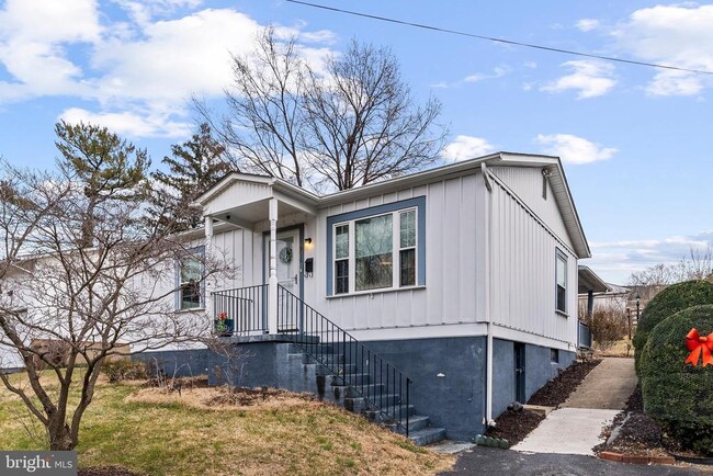 Building Photo - 516 Hollingsworth Dr