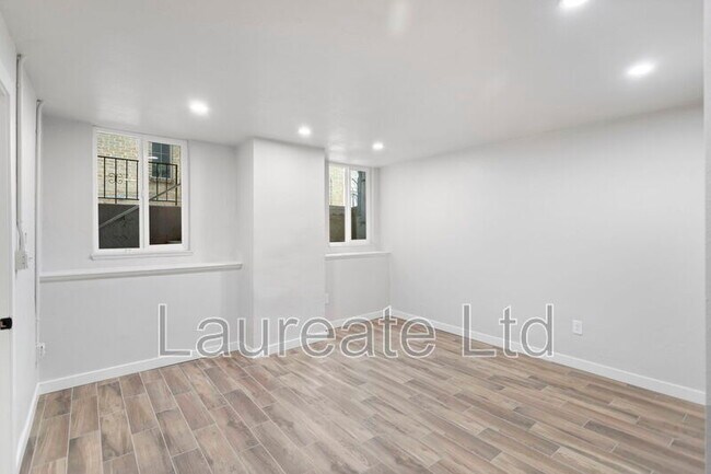 Building Photo - 1058 N Pearl St