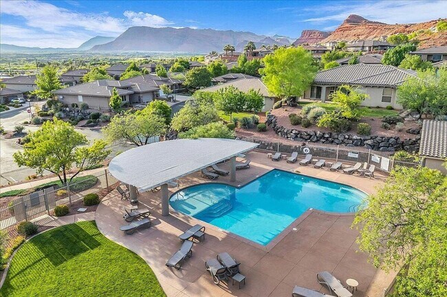 Building Photo - Single Level 3 Bedroom Home with Red Rock ...