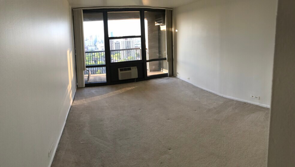 Building Photo - 3001 S Michigan Ave