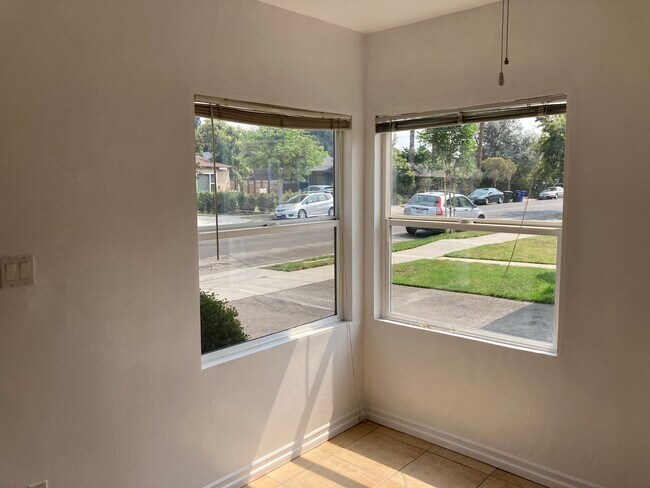 Kitchen - 2324 33rd St