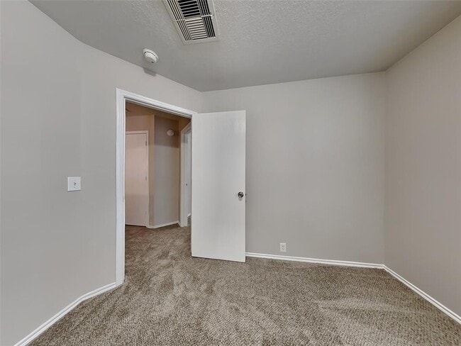 Building Photo - 6255 Gillian Park Dr