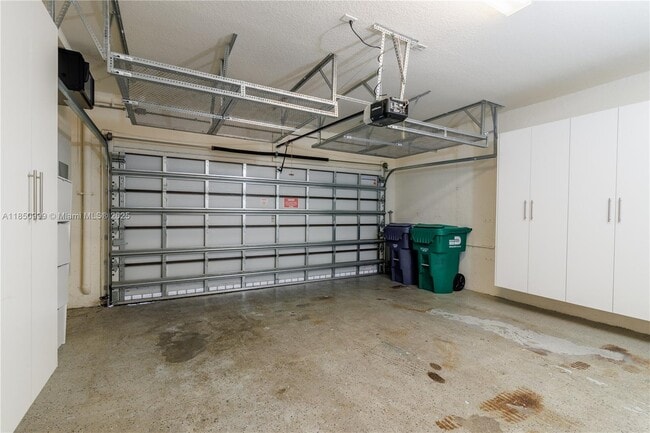 Building Photo - 10590 NW 78th Terrace