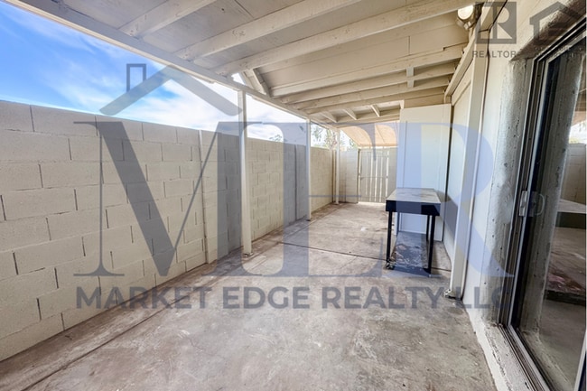 Building Photo - 4Bed/3Bath House at Broadway/Mill Ave! $199 MOVE-IN SPECIAL! Ready for Immediate Move-In! -- RV GATE