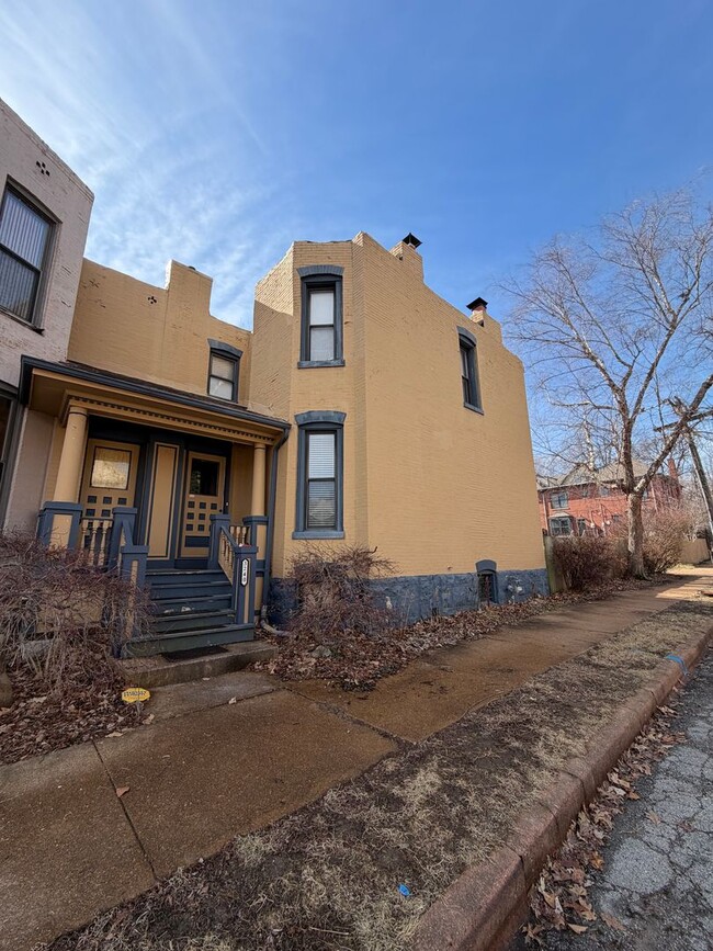 Building Photo - Coming Soon: Compton Heights Historic Haven