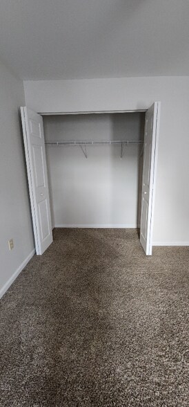 Building Photo - 1250 Hunters Ridge Dr