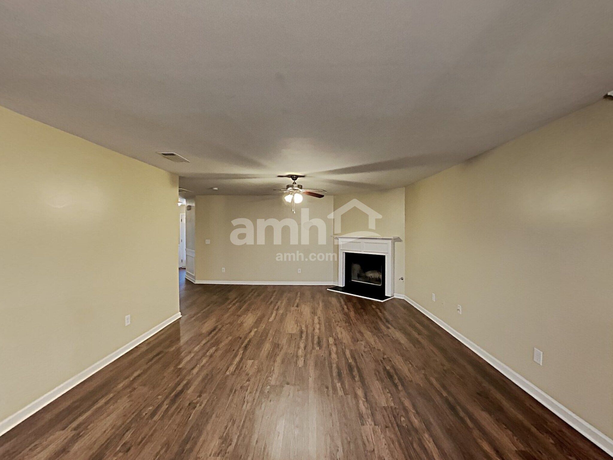 Building Photo - 119 Hidden Creek Dr