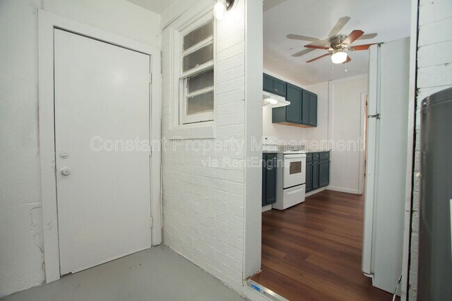 Building Photo - 1105 Stephens St