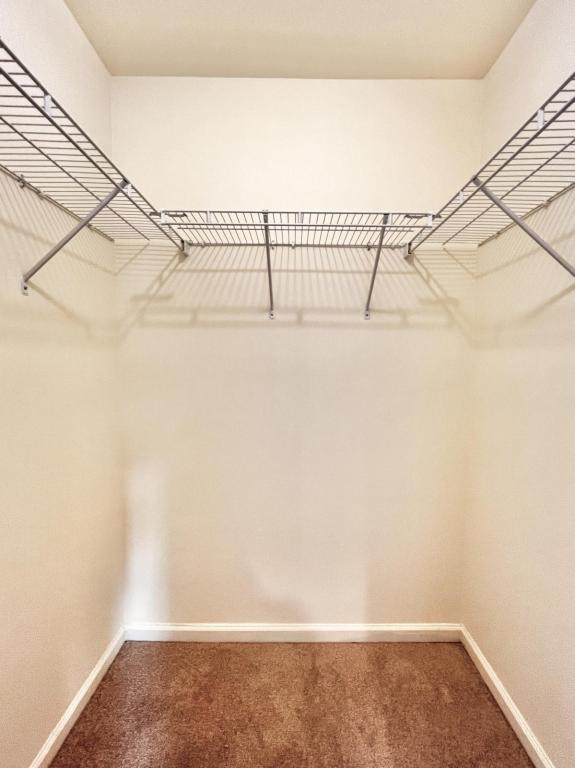 Building Photo - 211 Hawthorne Way