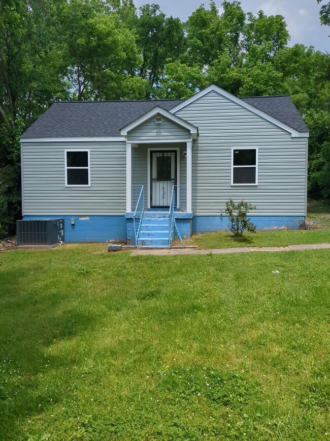 Primary Photo - 1228 Coarsey Dr