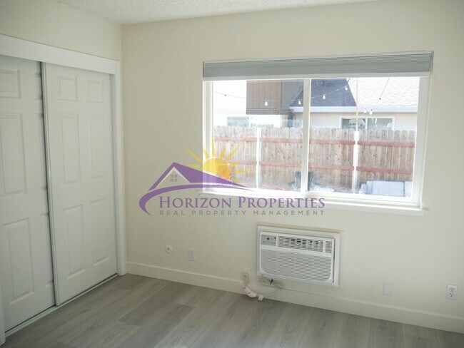 Building Photo - 908 Dornajo Way