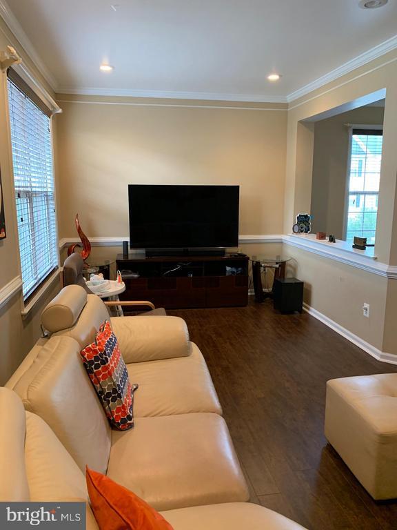 Building Photo - 45515 Cambers Trail Terrace