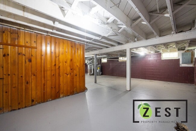 Building Photo - MOVE IN READY! OPEN HOUSE THURSDAY JUNE 26...