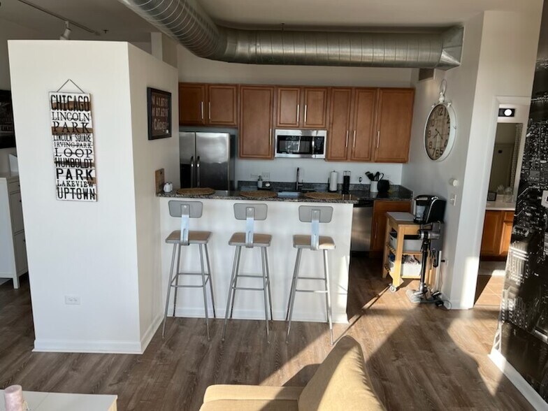 Building Photo - 1550 S Blue Island Ave