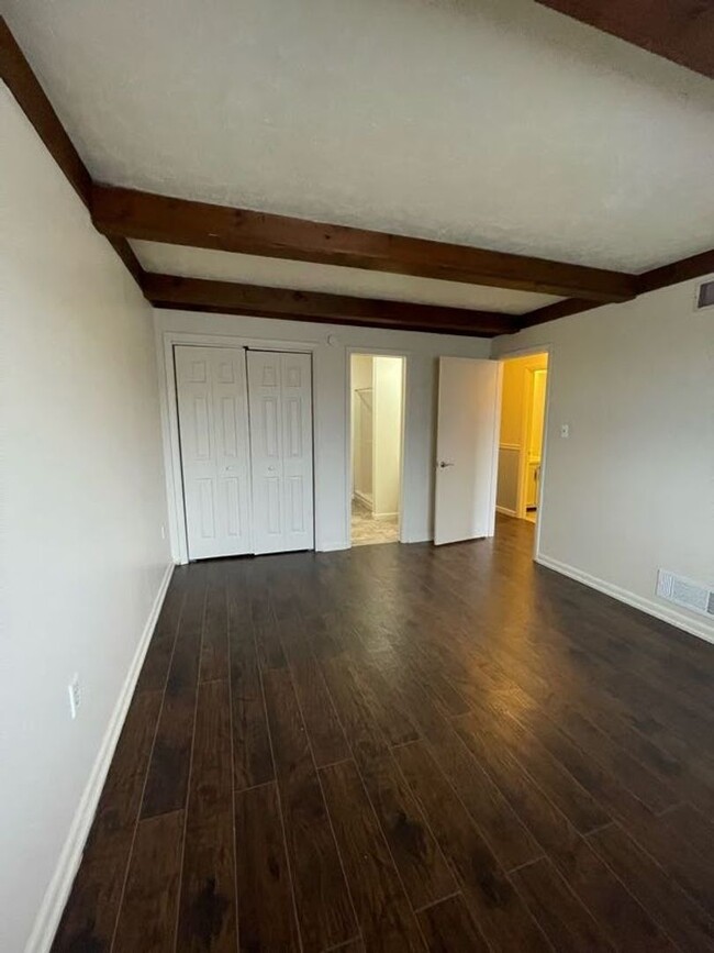 Building Photo - Recently updated Laurel Springs 2 bedroom ...