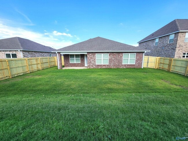 Building Photo - 226 Irish Hl Dr