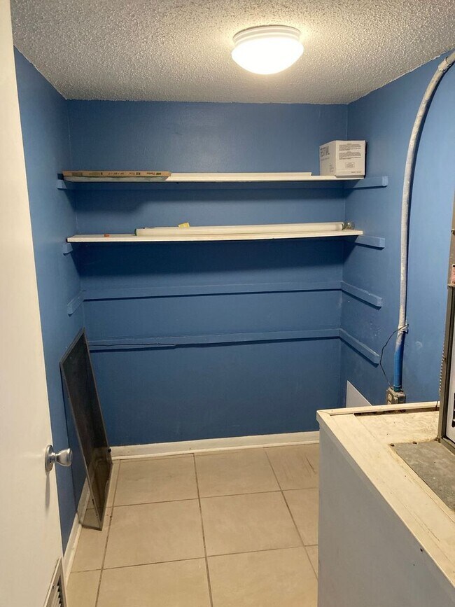 Building Photo - Delightful 2 bedroom in Habana Park!