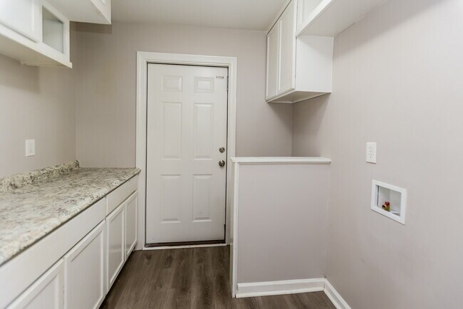 Building Photo - 4770 Millbank Ct