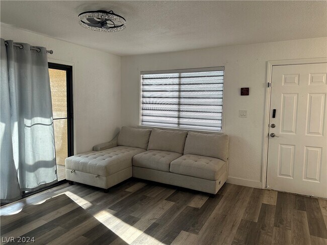 Building Photo - 601 Cabrillo Cir