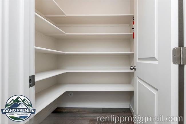 Building Photo - 7642 E Lightfoot St