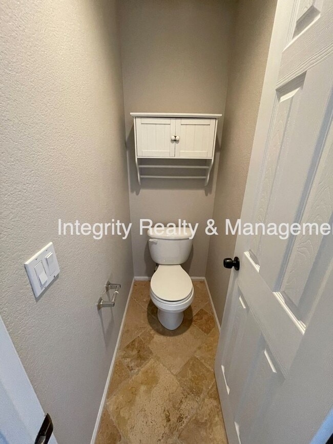 Building Photo - 10400 Tracewood Ct