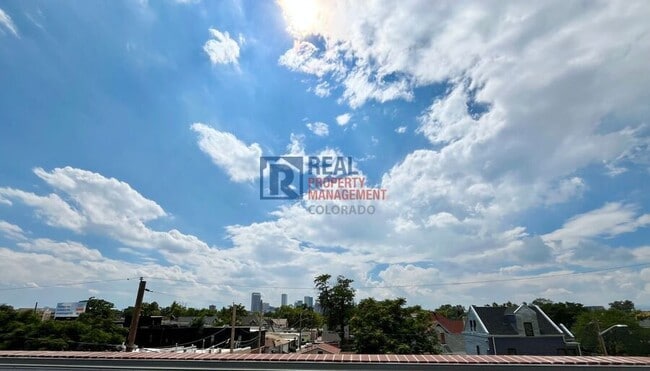 Building Photo - 961 33rd St