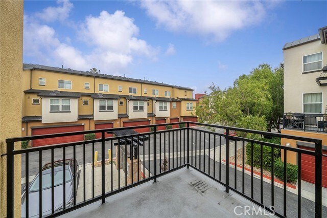 Building Photo - 8620 Belford Ave