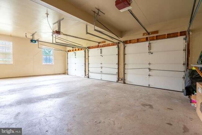 Building Photo - 2007 Legat Ln