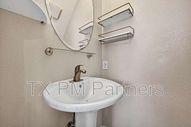 Building Photo - 13819 Lakeview Meadow Dr