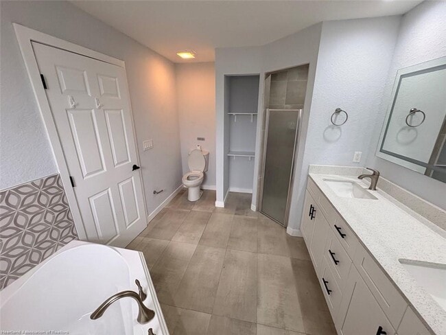 Building Photo - 331 Homasassa Ave NE