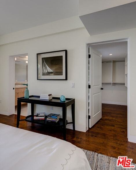 Building Photo - 831 S Curson Ave