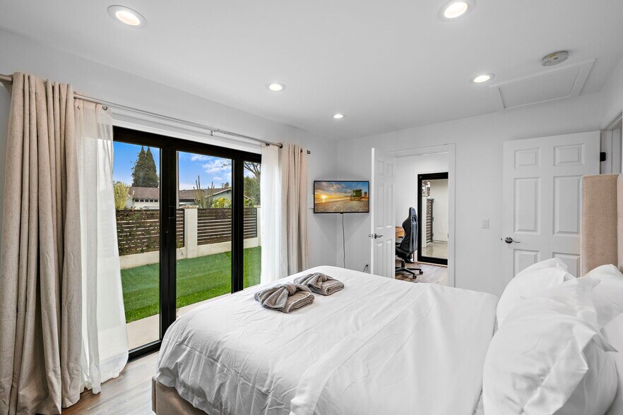 Building Photo - 1581 Baker St