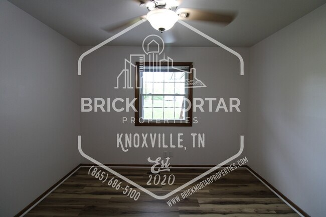 Building Photo - 2409 Holbrook Dr