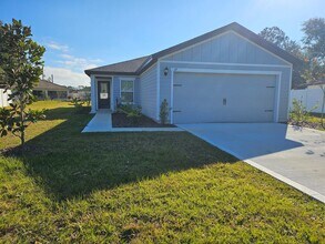 Building Photo - Great Newer Home is Palm Coast Ready for Move-In!