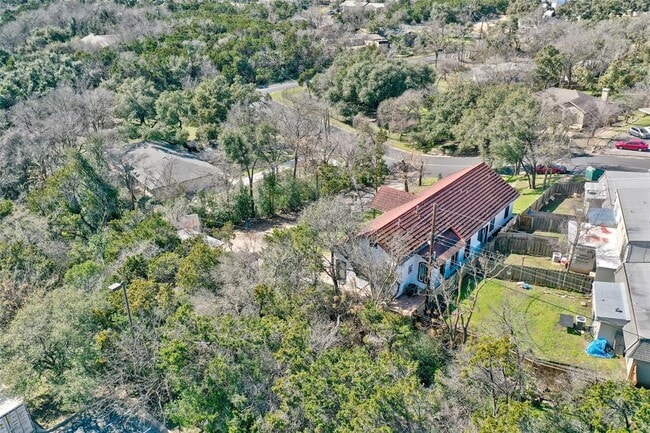 Building Photo - 809 Castle Ridge Rd