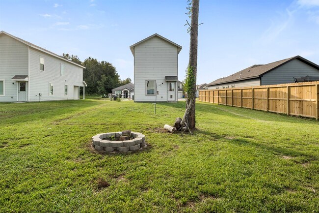 Building Photo - 1044 Rd 5203