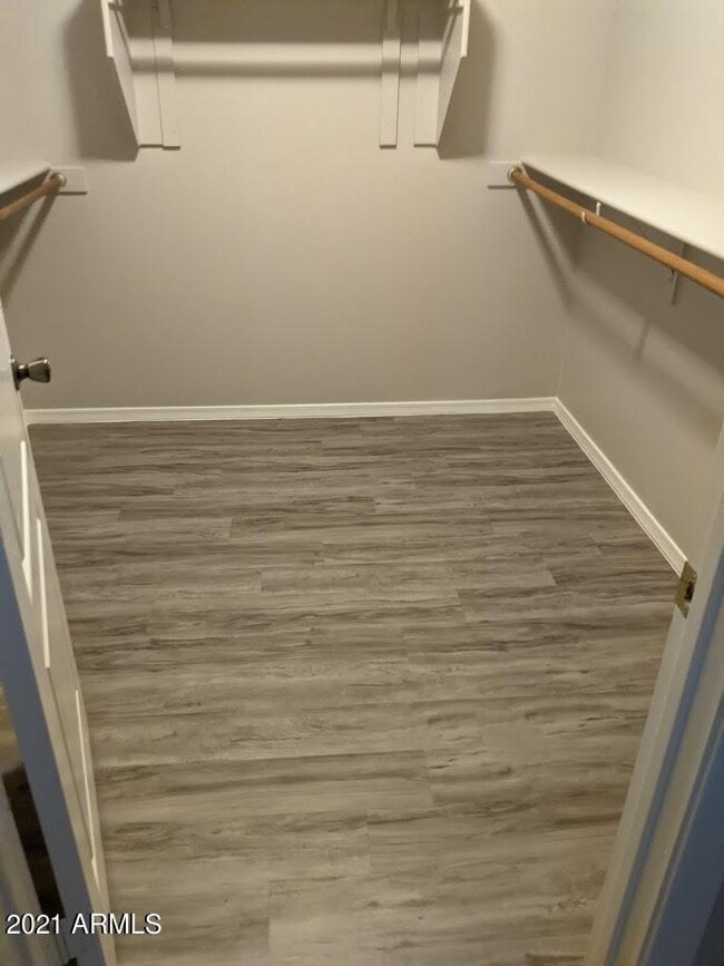 Building Photo - 616 S 110th Pl