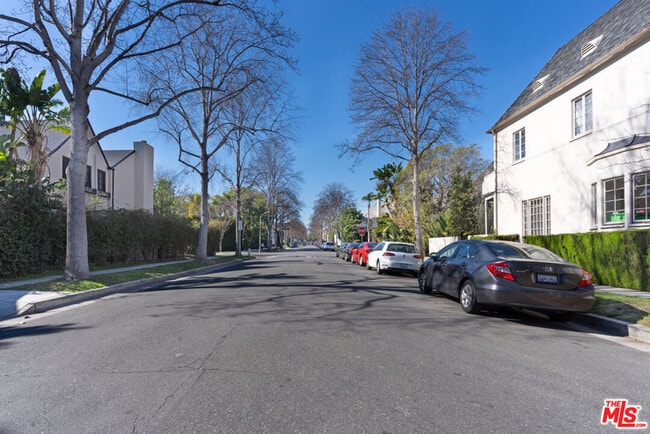 Building Photo - 9623 Charleville Blvd