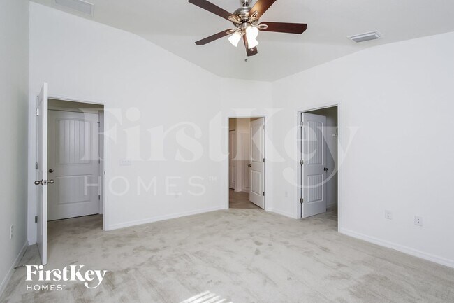 Building Photo - 4611 Belladonna Ave