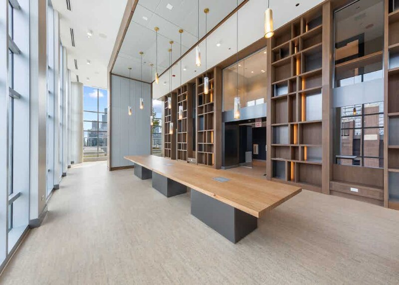 Building Photo - 814 N Wells St