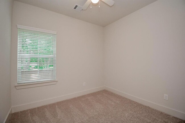 Building Photo - 6013 Cypress St