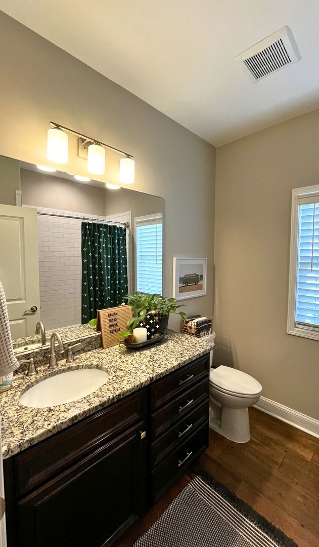 Building Photo - 3/2 with amazing community amenities!