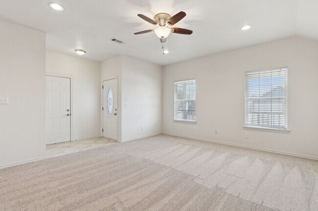 Building Photo - 233 Firefly Dr