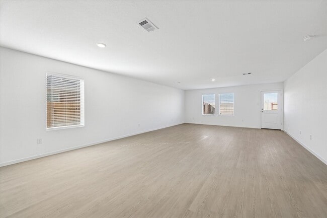 Building Photo - 16207 Rustic Pr Dr