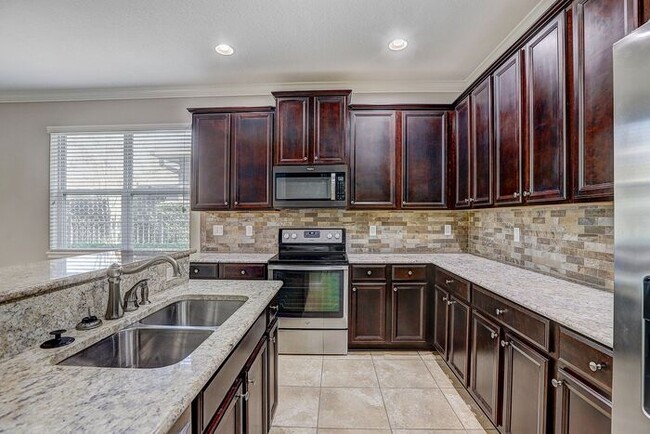 Building Photo - Experience Resort Living in Grand Hampton!