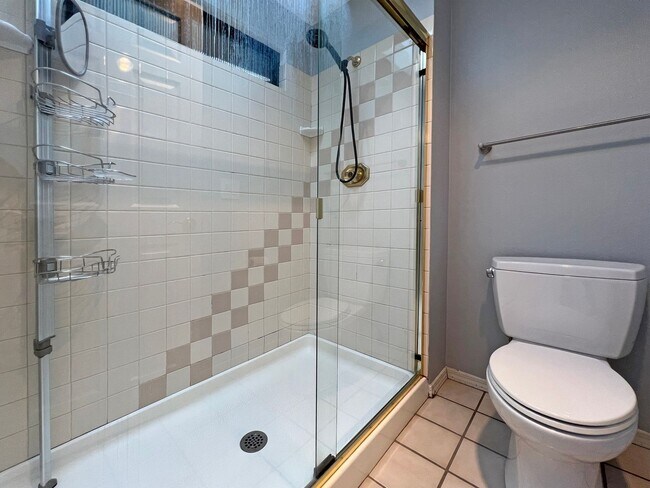 Building Photo - Gorgeous 3 Bedroom 2 Bath Home in Desirable Fairwood, Renton