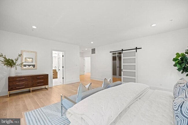 Building Photo - 8609 Woodbrook Ln